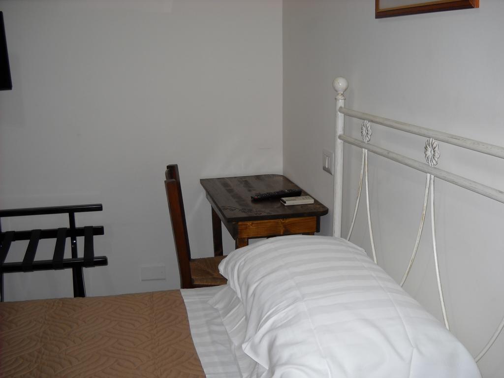 Domomea Hotel Quartu Sant'Elena Bilik gambar